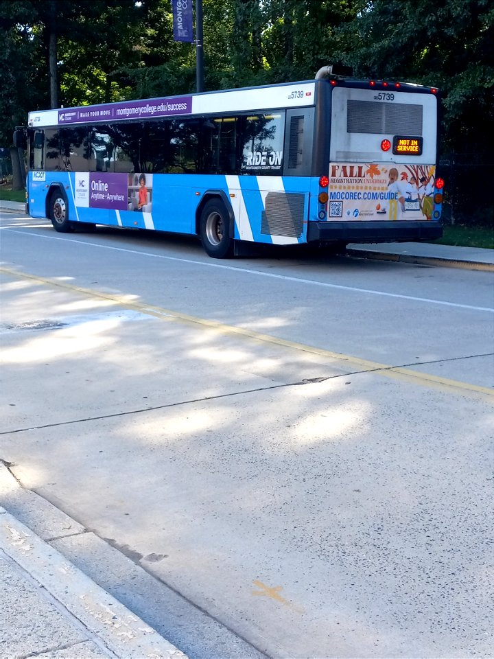 RideOn 2008 Gillig Advantage Diesel @ Montgomery College Rockville