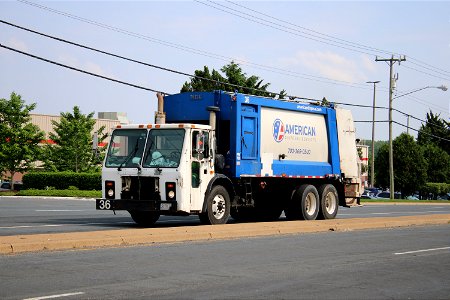 American Disposal truck 36 | Mack LE Heil DP5000