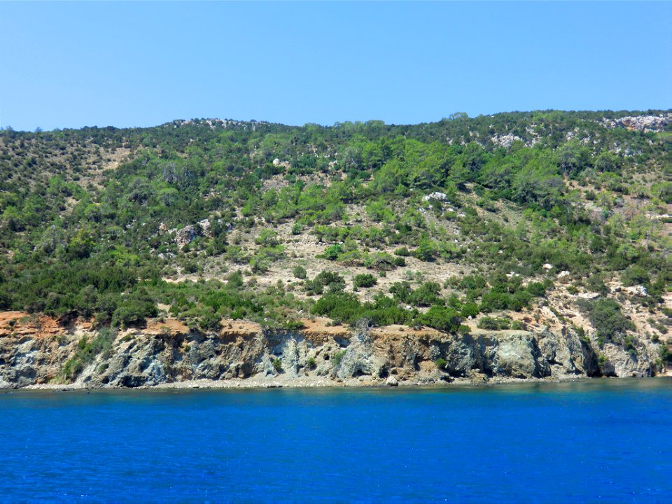 The Cliff and the Sea / Скалы и море