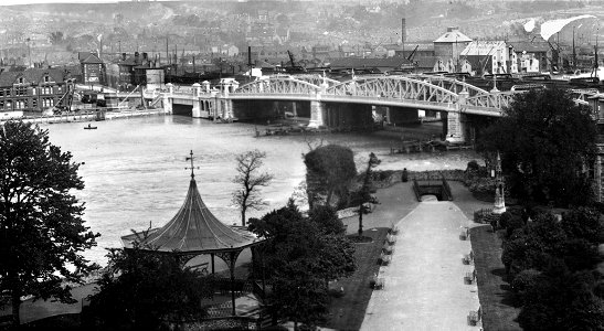 rochester bridge x castle gardens from original postcard hi-res photo