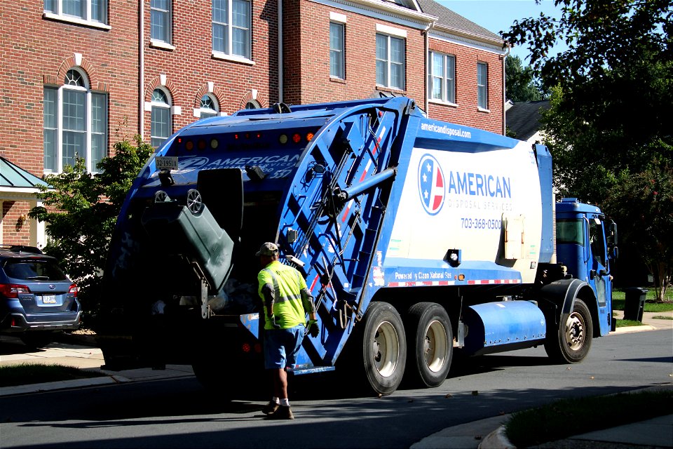 American Dsposal truck 537