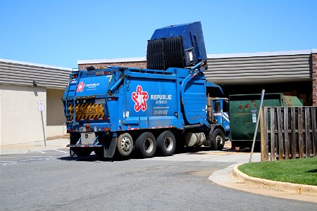 Truck 1354 collecting recycling photo