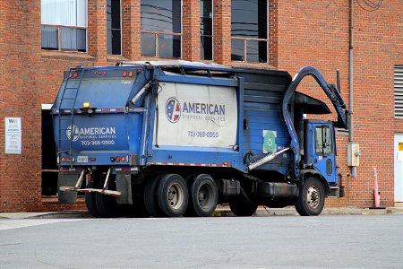American Disposal Truck 122 | Mack MR Heil Half/Pack