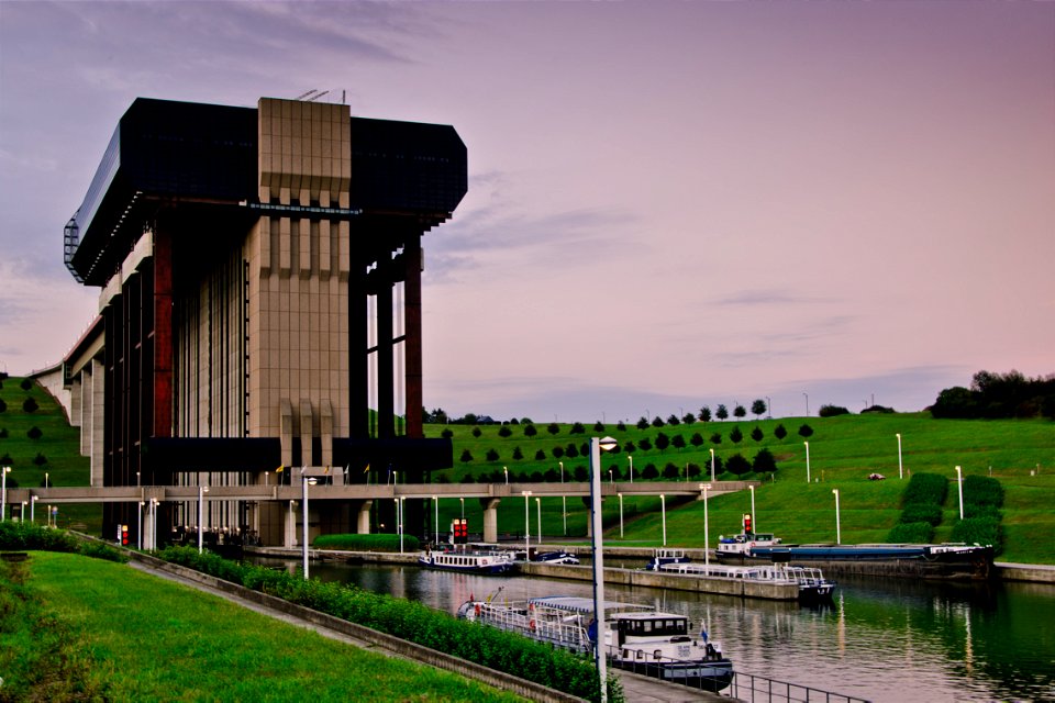 Strepy - Ascenseur du Canal photo