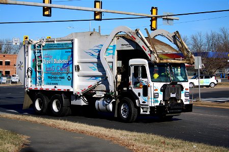 KMG Hauling Truck 299 | Peterbilt 520 McNeilus Atlantic