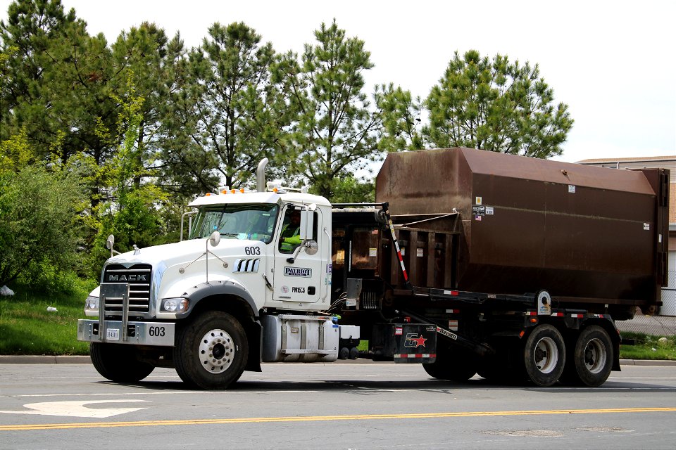 Patriot Disposal truck 603 | Mack Granite Galbreath roll-off