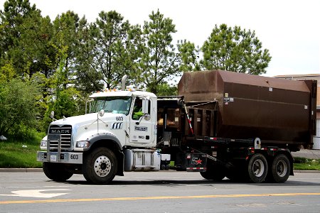 Patriot Disposal truck 603 | Mack Granite Galbreath roll-off photo