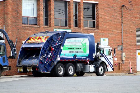 Fairfax County Truck 7193 | Mack LR McNeilus Heavy Duty