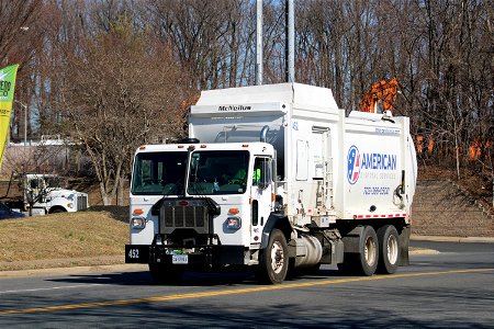 American Disposal truck 452 | Peterbilt 520 Mcneilus ZR photo