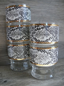 Snake design artificial kitchen