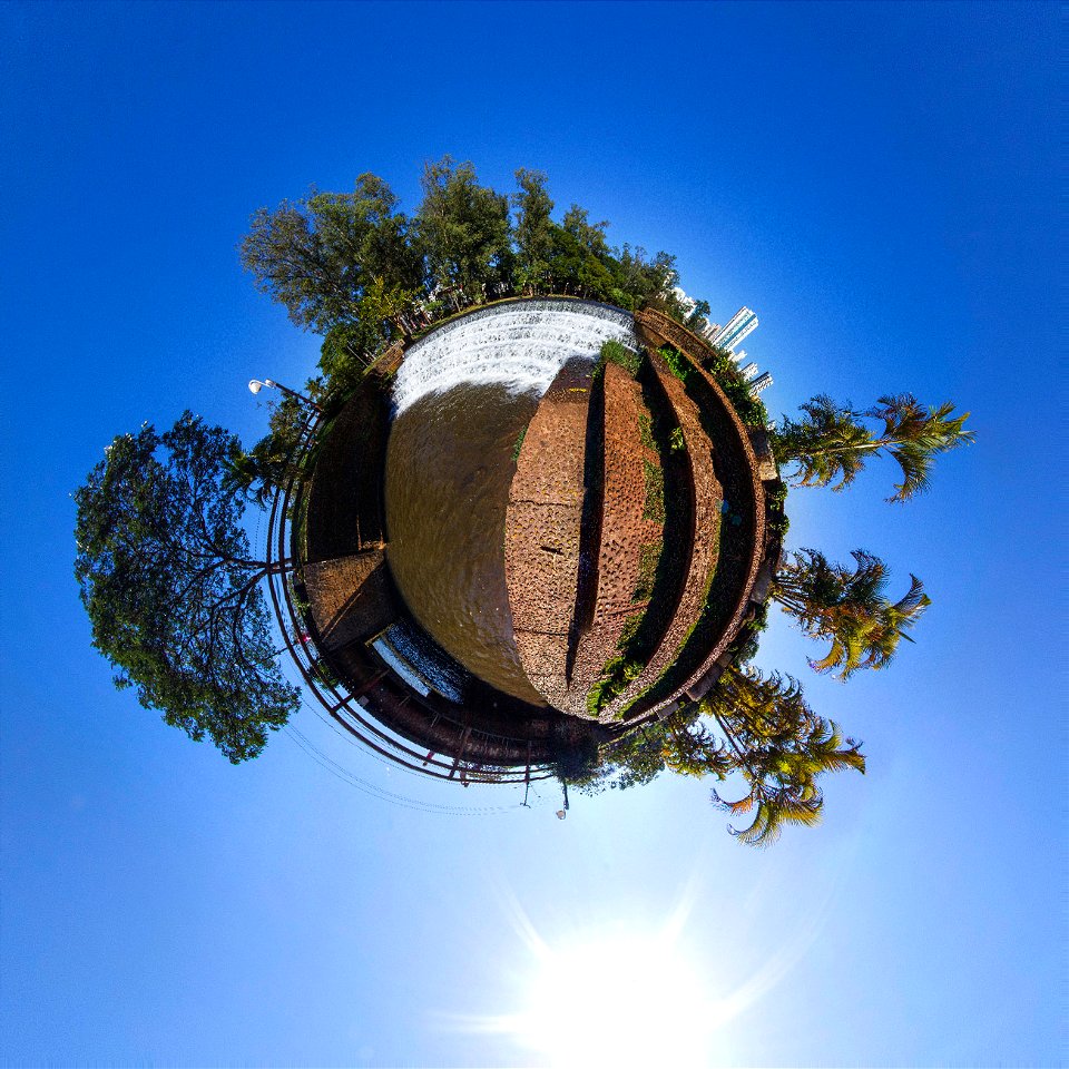 Little Planet Lago Igapó, Londrina