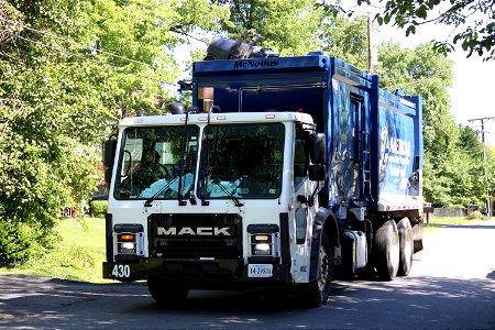 American Disposal truck 430