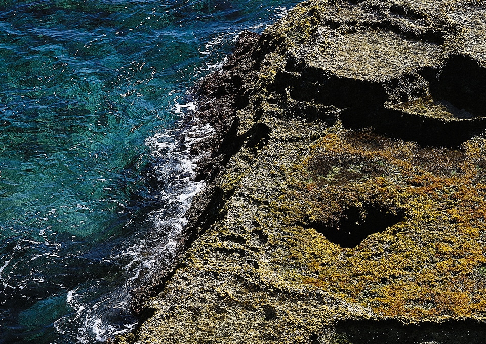 Photo from the sea and the cliffs