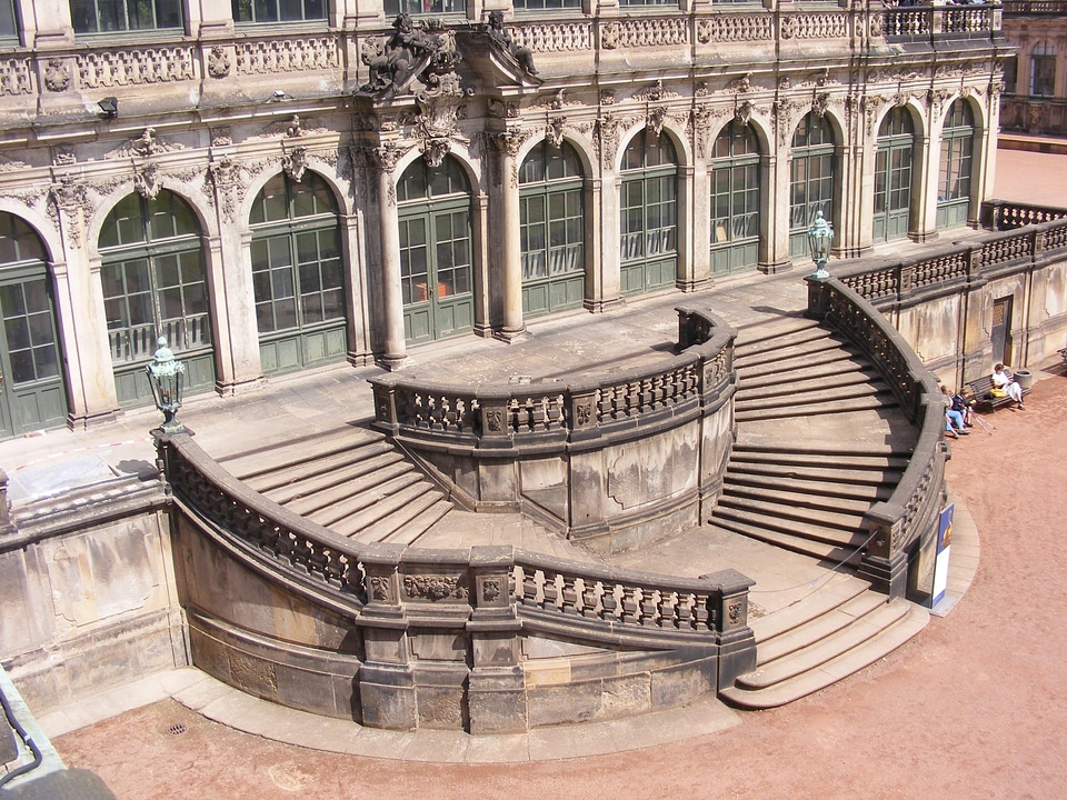 Dresden kennel staircase