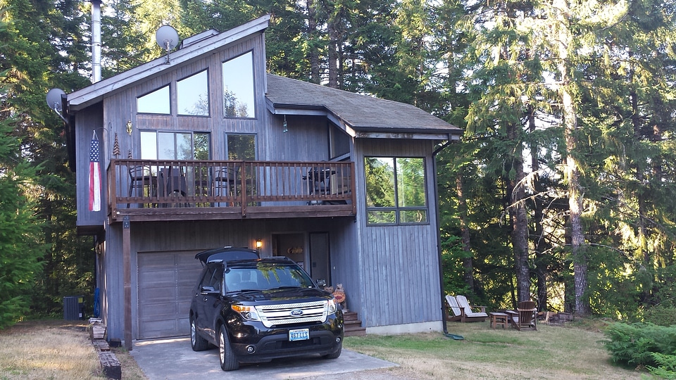 Mount Rainier cabin