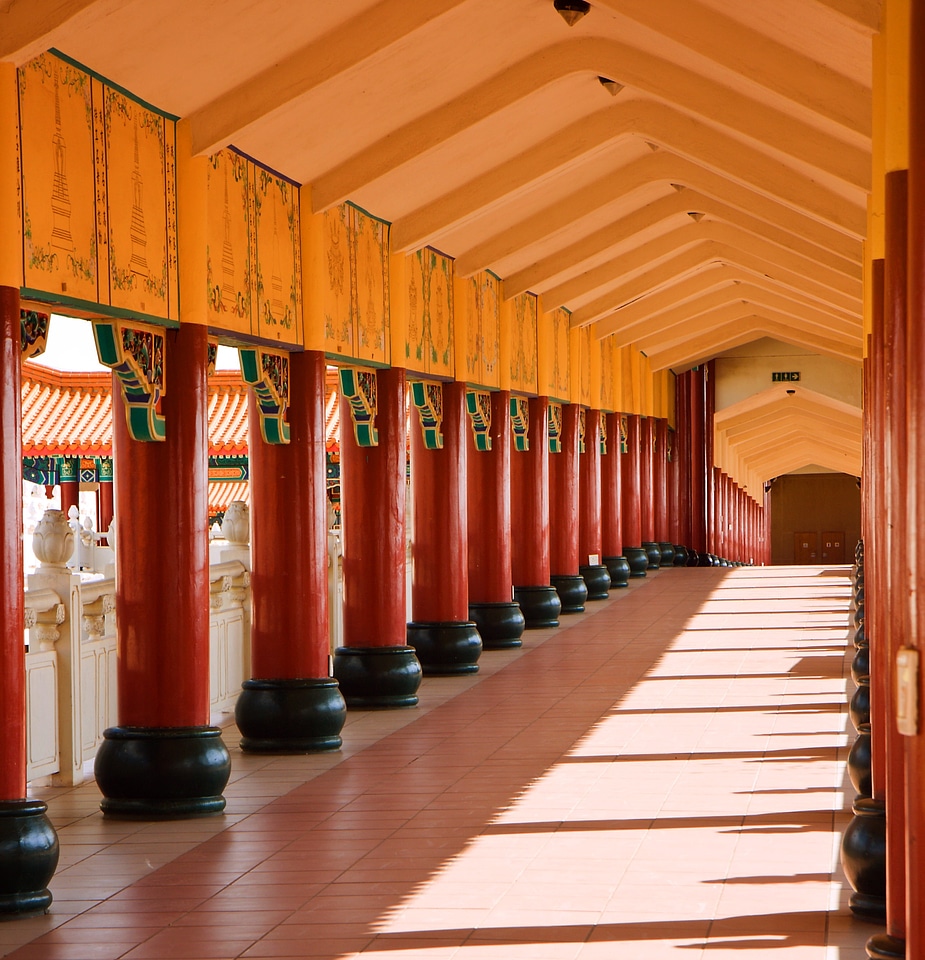 Pillars perspective hallway