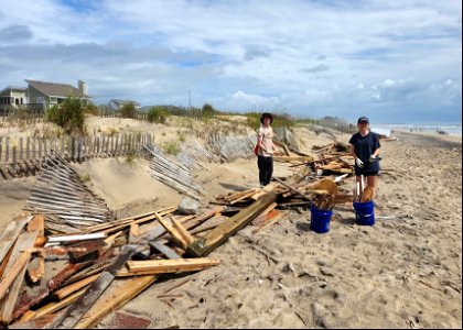 Volunteers at beach cleanup 05-14-2022 photo