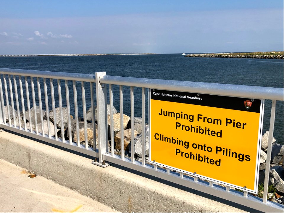 Bonner Bridge Pier regulation sign