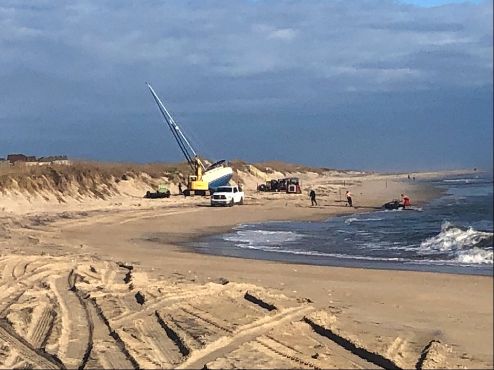 Sailing vessel Alhambra removal 12-15-2021