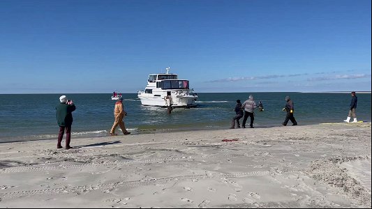 Vivens Aqua departs Cape Hatteras National Seashore 02-09-2022