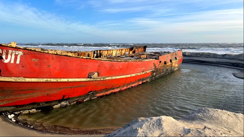 Ocean Pursuit removal progress 11-08-2021