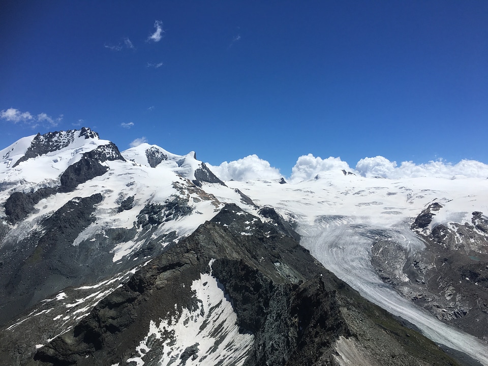 Hiking trail leading to the Oberrothorn