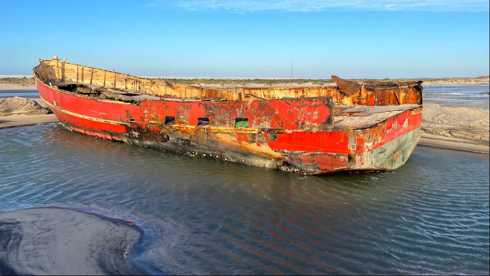 Ocean Pursuit removal progress 11-08-2021