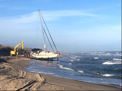 Sailing vessel Alhambra removal 12-15-2021