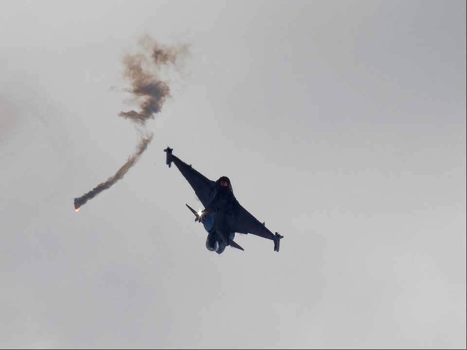 Saab Gripen - flare! photo