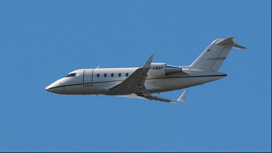 Bombardier CL-600-2B16 Challenger 650 D-AWBF Air Independence from Vienna (4000 ft.)