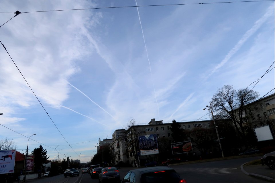 clouds_nori_contrail2023_0218_152617(1)
