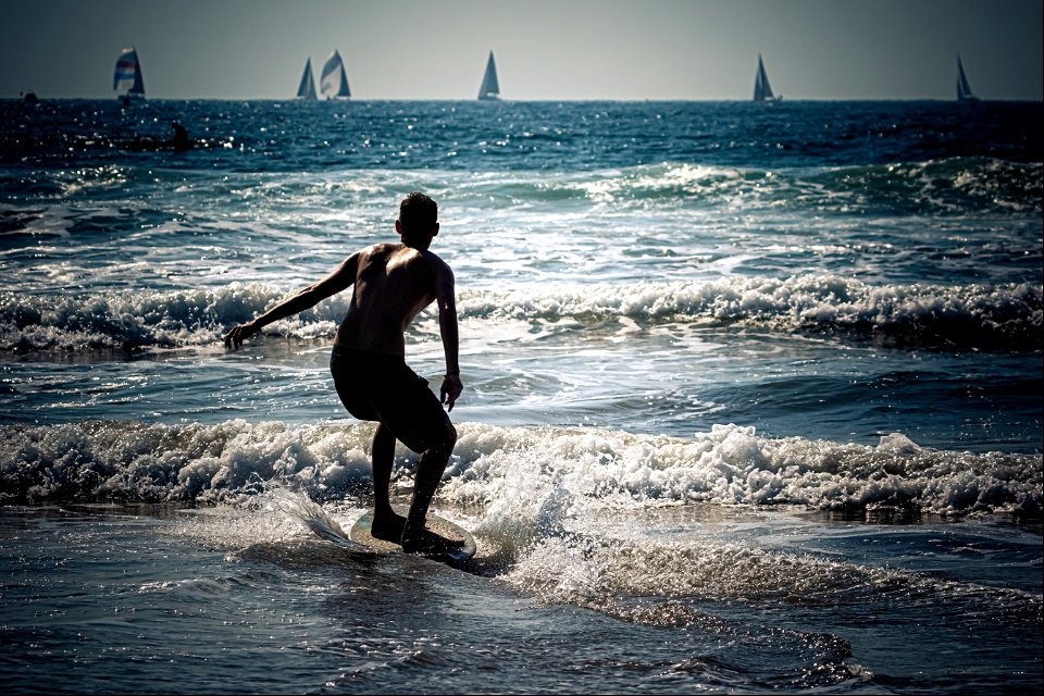Skimboarding: parallel lines. Sliding doors.