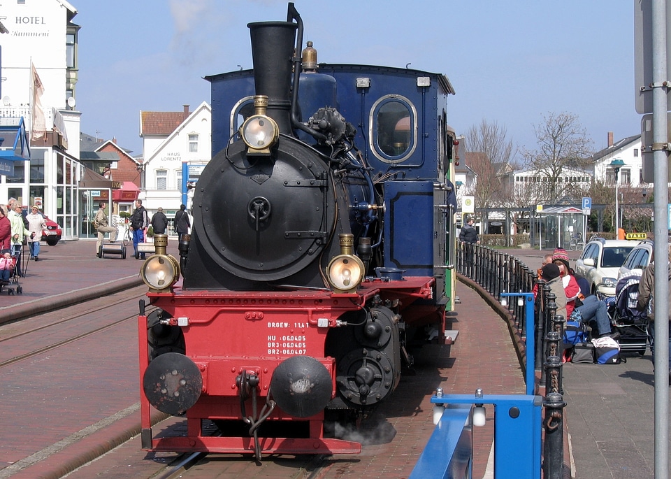 Locomotive rail train