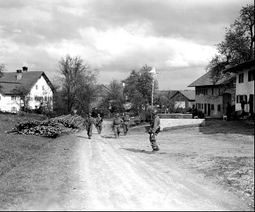 SC 335339 - Airborne troops occupy several small towns surrounding their area. photo