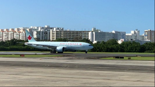 Air Canada 777-200 departing SJU