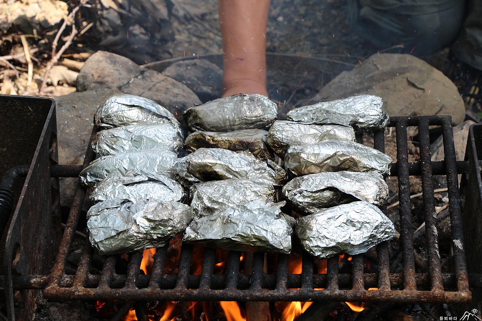 Cooking food on the camping stove