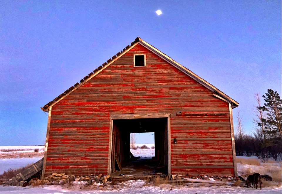 2023/365/2 Barn Under Moon or Moon Over Barn