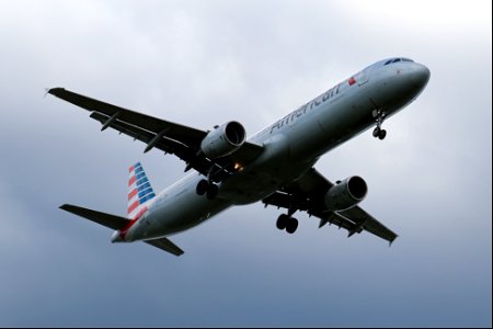 American Airlines A321-200 arriving at BOS photo