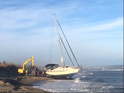 Sailing vessel Alhambra removal 12-15-2021