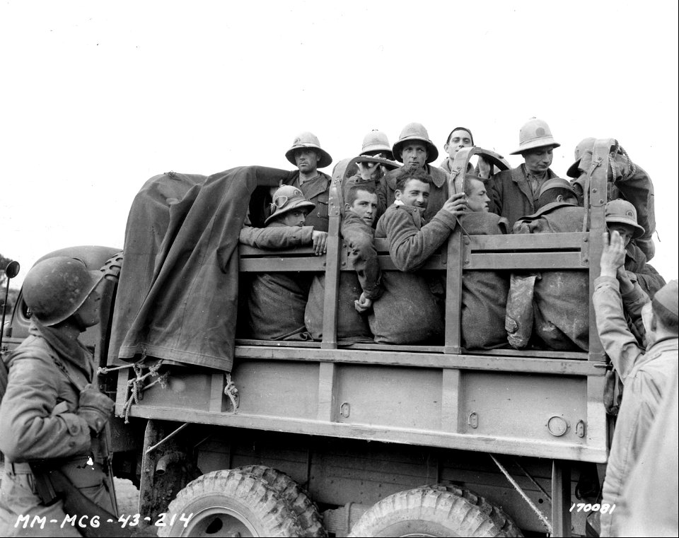 SC 170081 - Twenty-six Italian prisoners in a truck for transportation.
