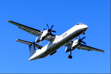 Porter Airlines DHC 8-400 arriving at BOS photo