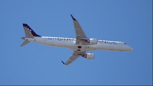 Embraer E195LR I-ADJV Air Dolomiti (Star Alliance Livery) from Florence (11100 ft.)