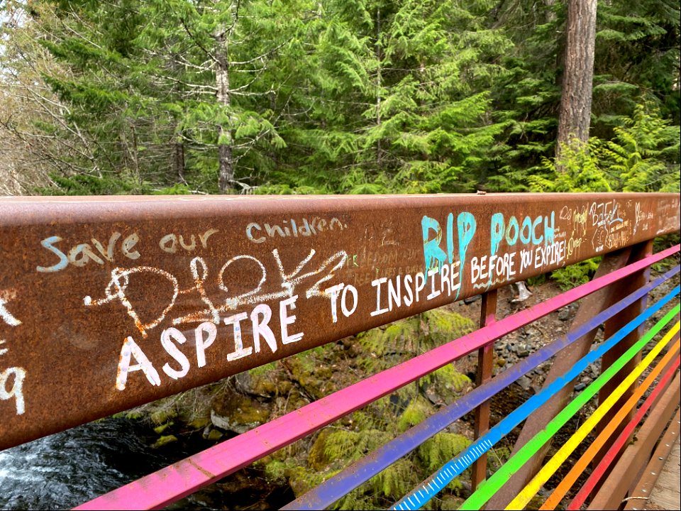 Trash and vandalism at Umpqua Hot bsprings on the Umpqua National Forest