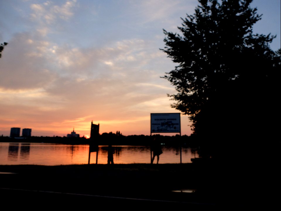 sunsets__apus_park_Herastrau-lake (2) photo