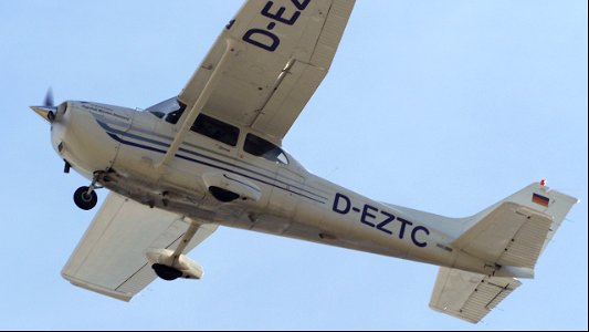 Cessna 172S Skyhawk SP D-EZTC Flugschule München-Jesenwang (3000 ft.)