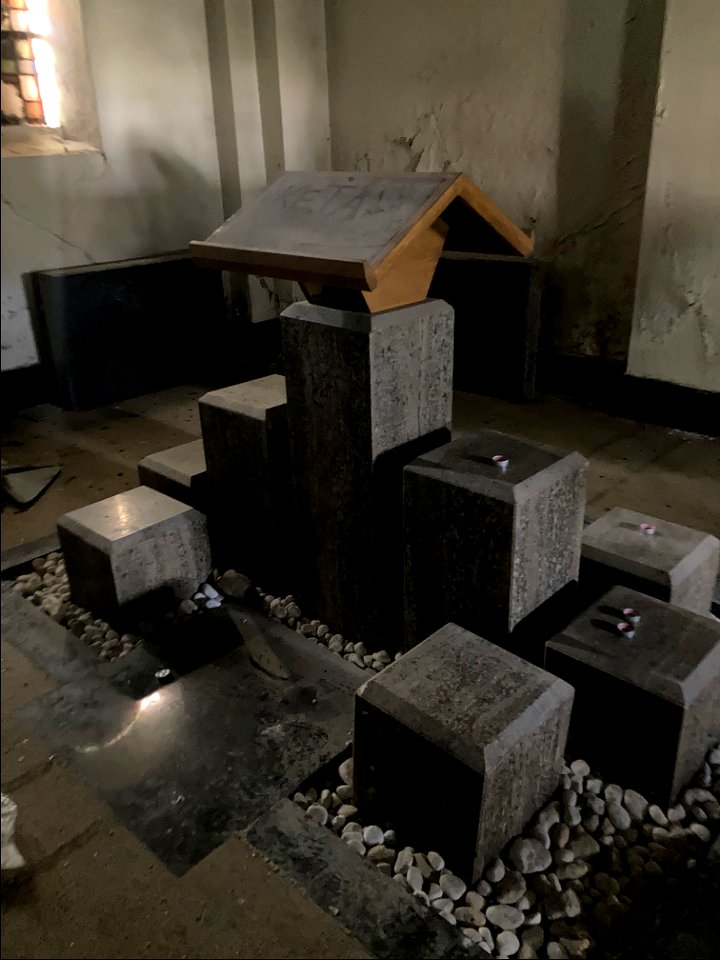 Kasteel en klooster St. Anna te Heel, stonehenge