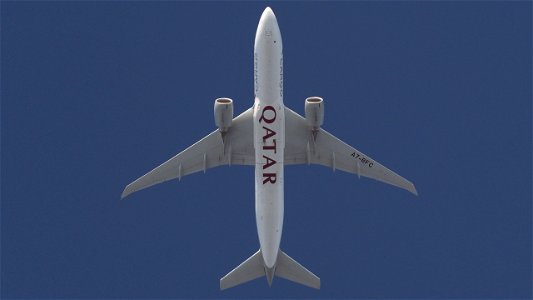 Boeing 777-FDZ A7-BFC Qatar Airways Cargo to Chicago (14800 ft.)