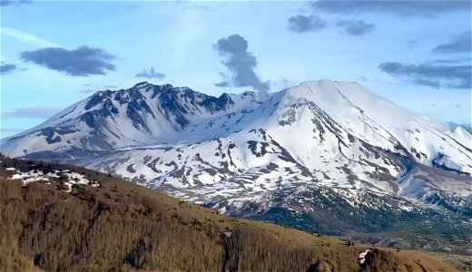 202305-FS-Timelapse view of Mount St. Helens from Coldwater Ridge by  Ian Reed
