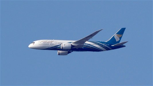Boeing 787-8 Dreamliner A40-SB Oman Air from Muscat (5300 ft.) photo
