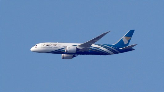 Boeing 787-8 Dreamliner A40-SB Oman Air from Muscat (5300 ft.)